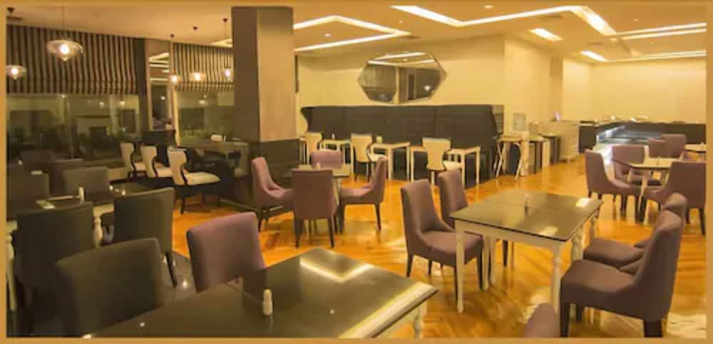 Hotel Diradja Джакарта Экстерьер фото